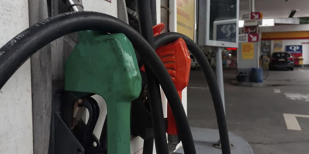 Retomada de tributos federais sobre gasolina e etanol está prevista para março, diz Receita